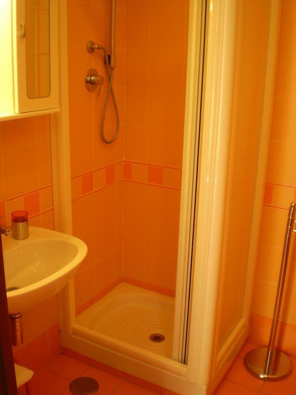 Trasteverooms La Bernardon โรม ภายนอก รูปภาพ